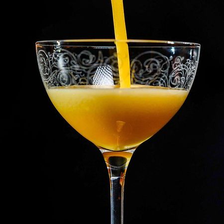 พูลแมน ริกา โอลด์ ทาวน์ Hotel รีกา ภายนอก รูปภาพ A glass of orange juice