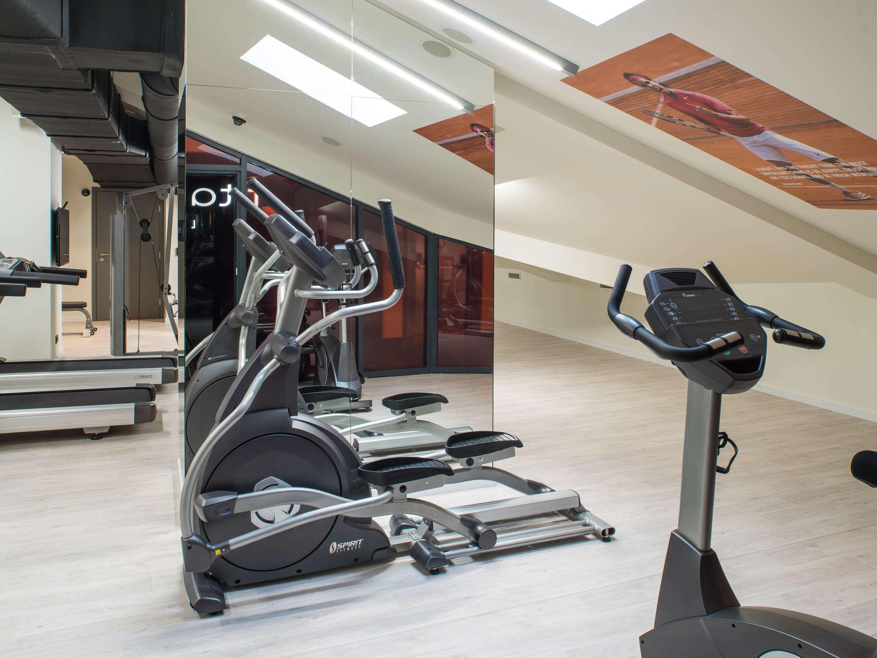 พูลแมน ริกา โอลด์ ทาวน์ Hotel รีกา ภายนอก รูปภาพ A home gym