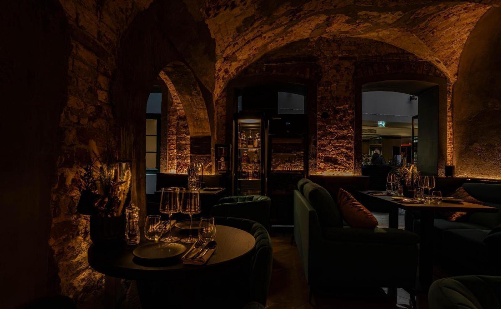 พูลแมน ริกา โอลด์ ทาวน์ Hotel รีกา ภายนอก รูปภาพ Restaurant AOC