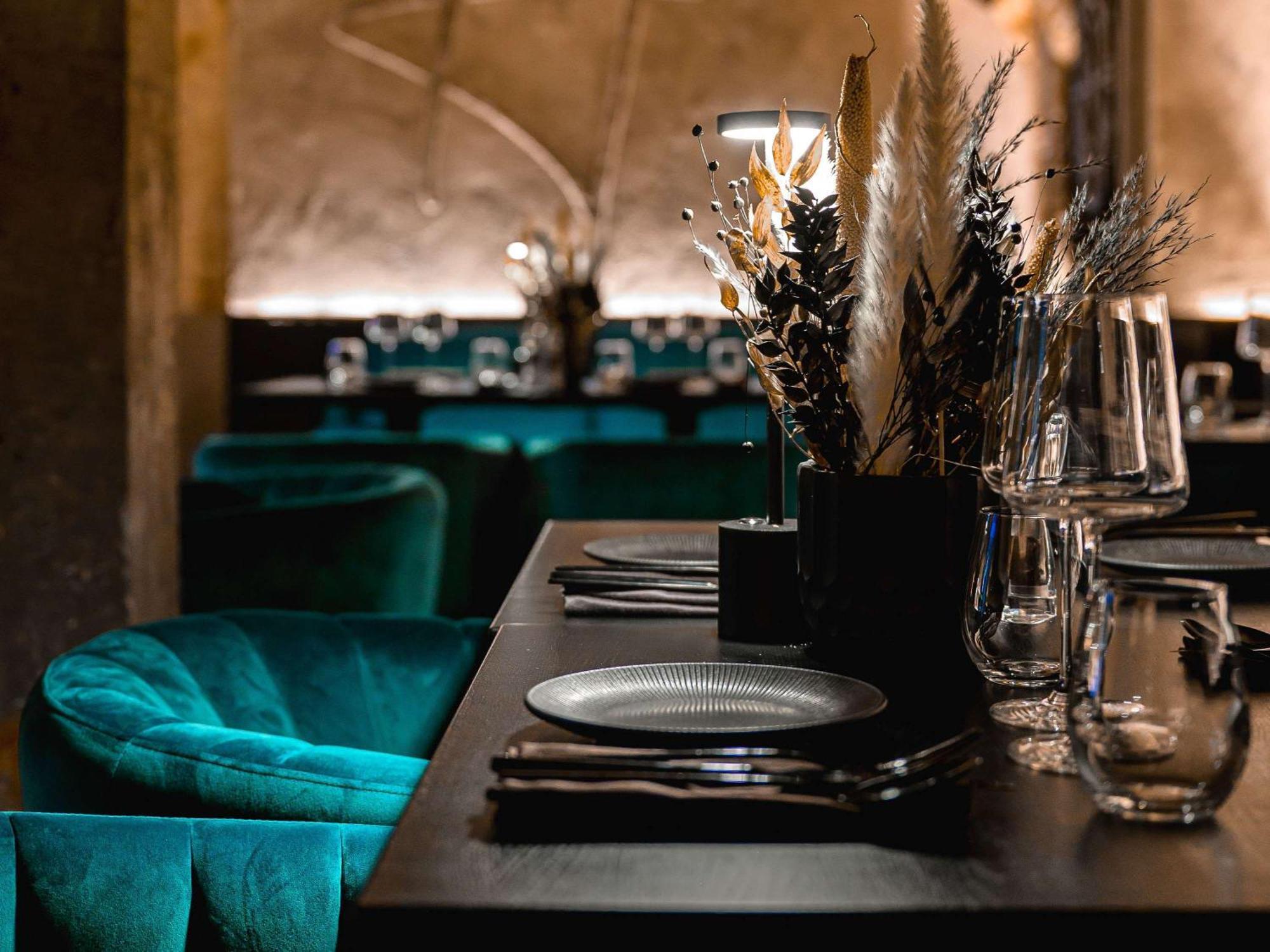 พูลแมน ริกา โอลด์ ทาวน์ Hotel รีกา ภายนอก รูปภาพ Restaurant interior