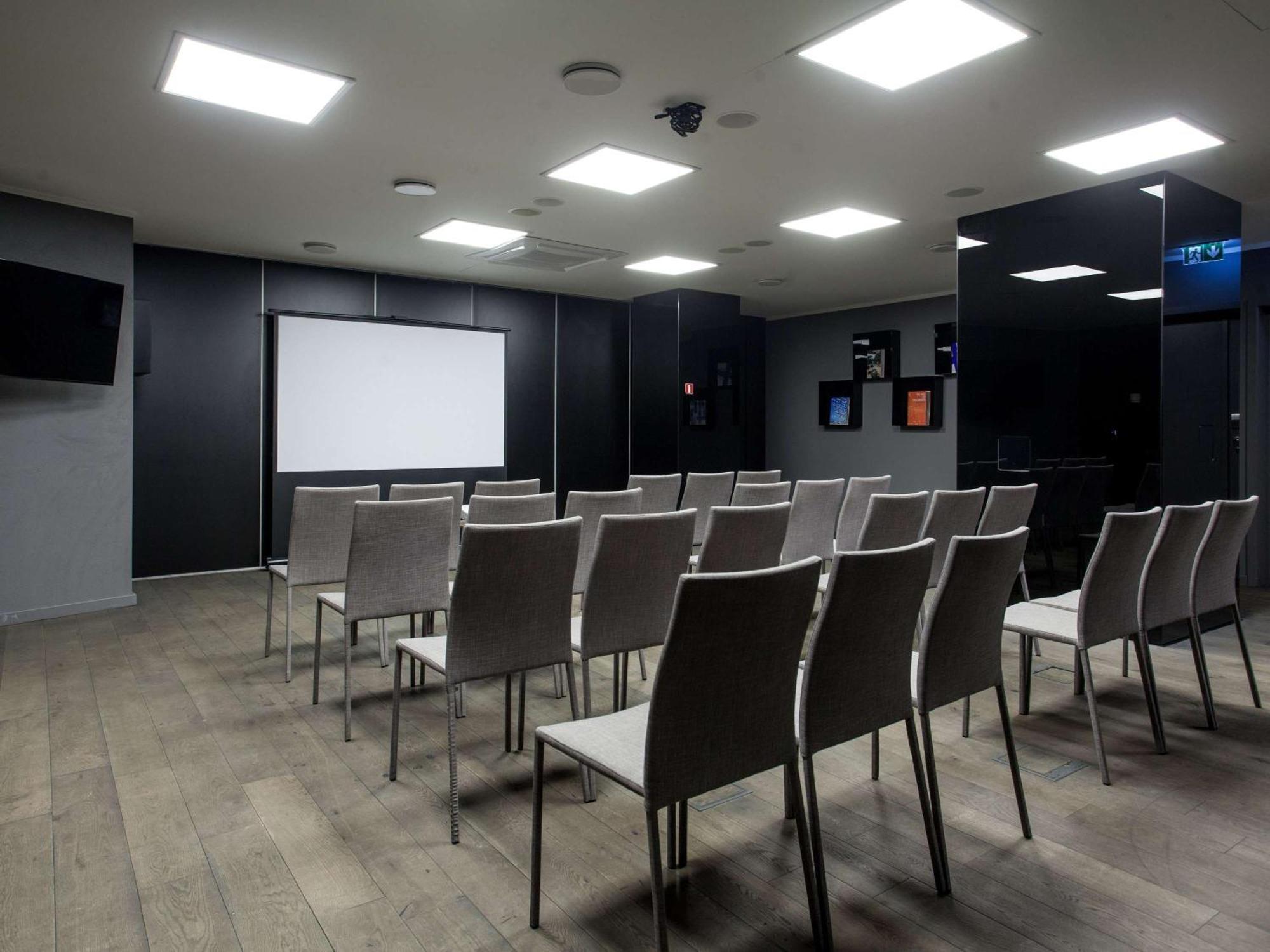 พูลแมน ริกา โอลด์ ทาวน์ Hotel รีกา ภายนอก รูปภาพ The Media Centre