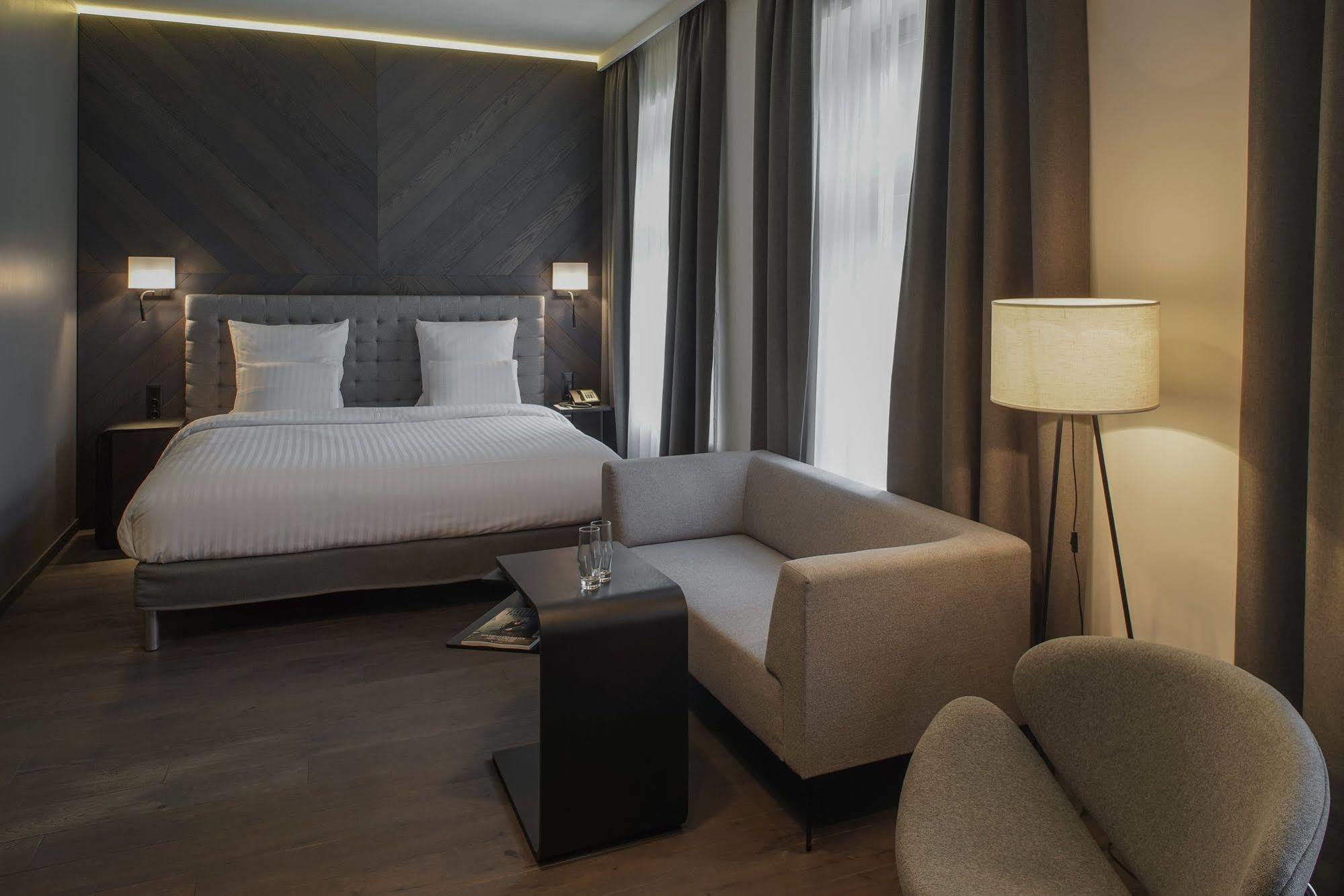 พูลแมน ริกา โอลด์ ทาวน์ Hotel รีกา ภายนอก รูปภาพ A room at the hotel